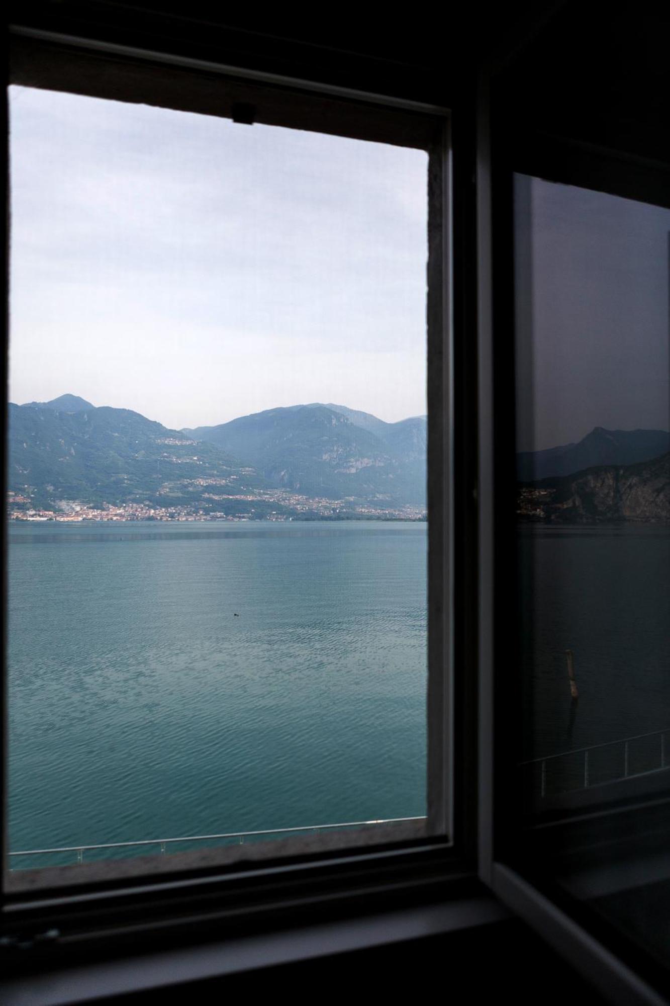Lakefront Home Residenza Il Gallo In Riva Al Lago Pisogne Dış mekan fotoğraf
